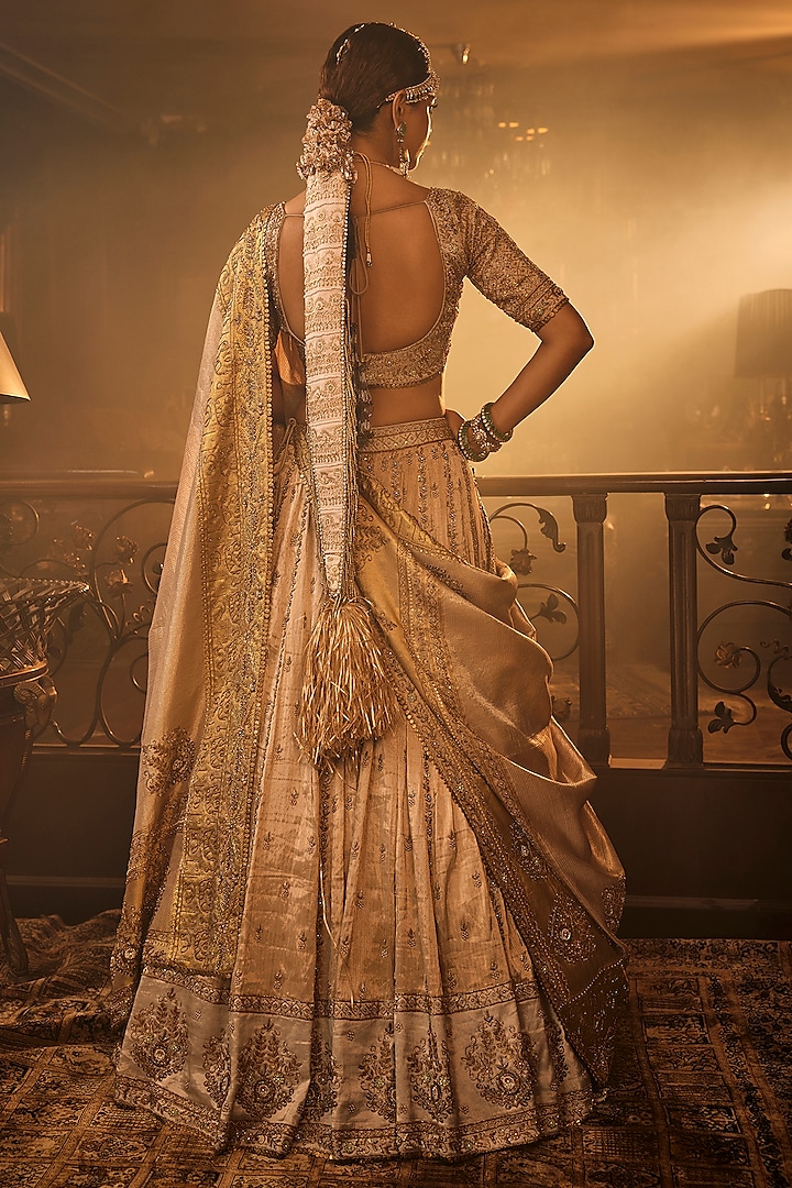 Gold Copper Raw Silk Resham Embroidered Bridal Lehenga Set by AMRIN KHAN at Pernia's Pop Up Shop