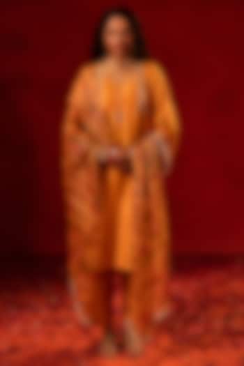Mustard Yellow Dupion Zardosi Embellished Kurta Set by AMRIN KHAN at Pernia's Pop Up Shop