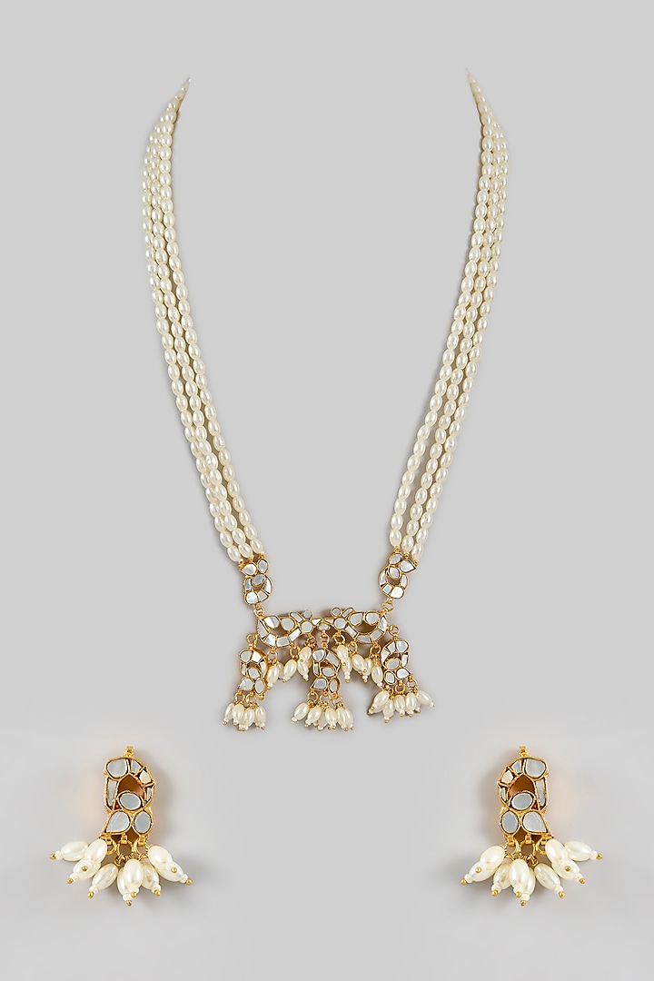 Gold Finish Kundan Polki & Mother Of Pearl Necklace Set by Amreli Jaipur at Pernia's Pop Up Shop