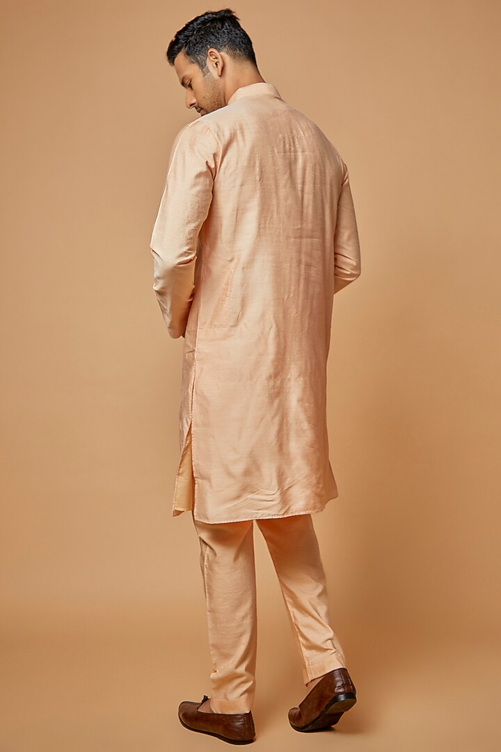 Peach Chanderi Silk Metal Embroidered Kurta Set by AMIT ARORA at Pernia's Pop Up Shop