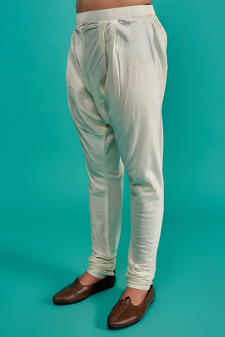 Off-White Raw Silk Hand Embroidered Groom Sherwani Set by AMIT ARORA at Pernia's Pop Up Shop