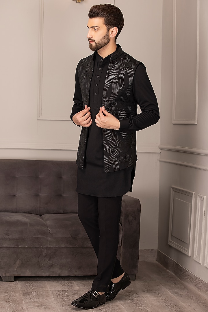 Black Knit Embroidered Indo Western Set by AMIT ARORA at Pernia's Pop Up Shop
