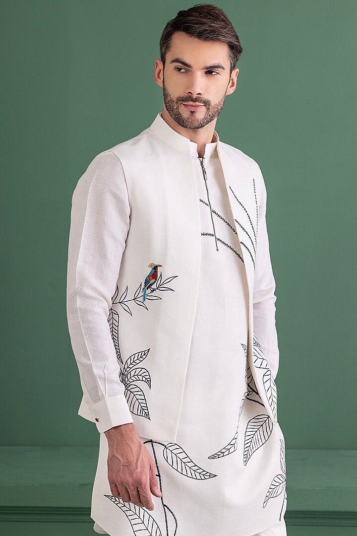 Ivory Matka Silk Embroidered Bundi Jacket Set by AMIT ARORA at Pernia's Pop Up Shop