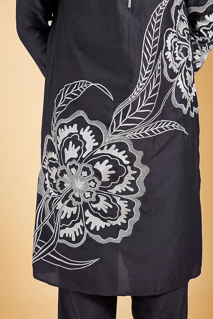 Grey Poly Silk Machine Embroidered Kurta Set by AMIT ARORA at Pernia's Pop Up Shop