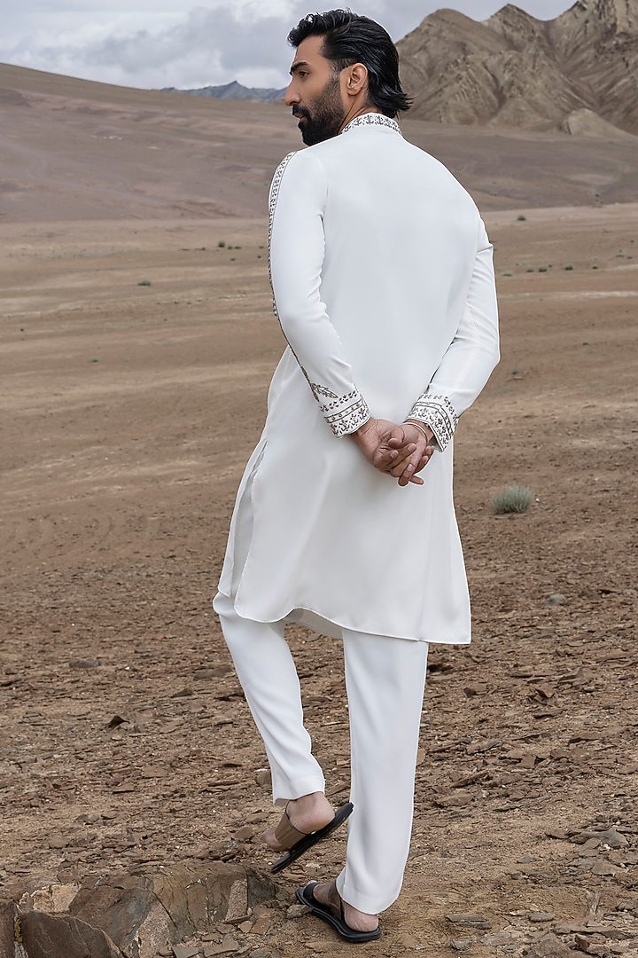 White Knit Hand Embroidered Kurta Set by AMIT ARORA at Pernia's Pop Up Shop