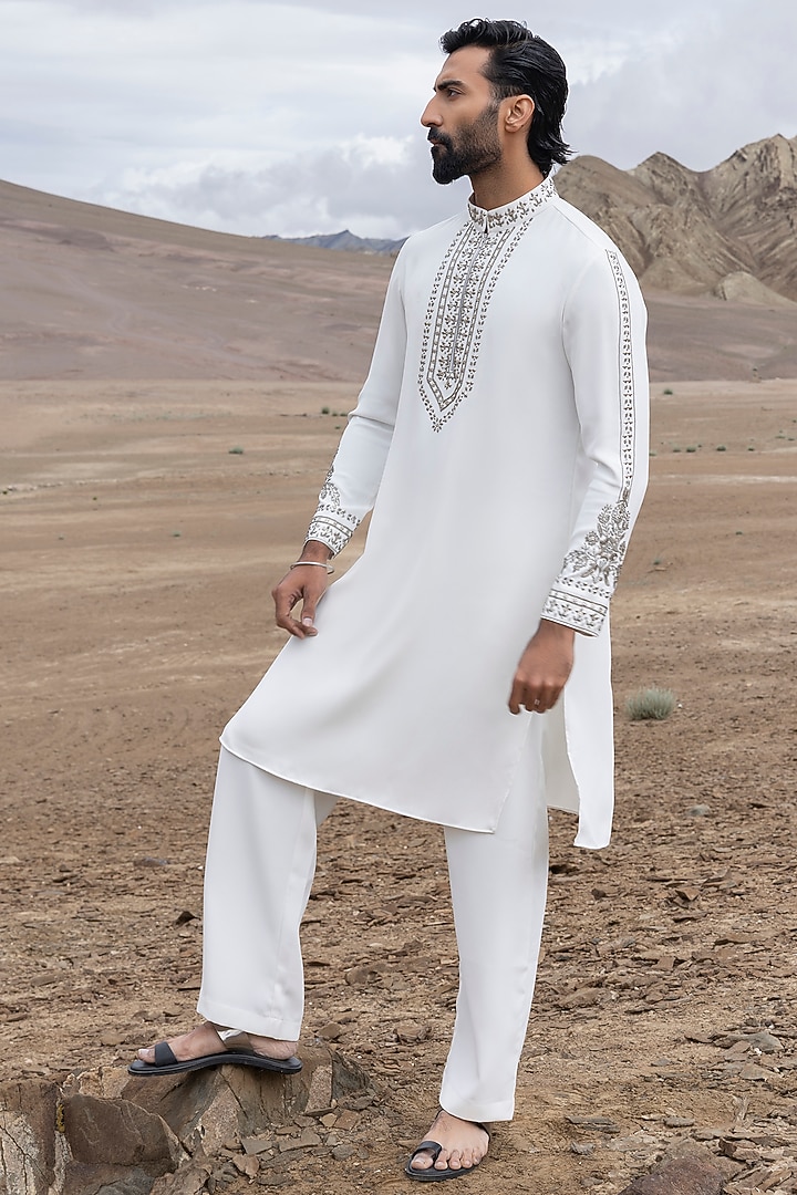 White Knit Hand Embroidered Kurta Set by AMIT ARORA at Pernia's Pop Up Shop