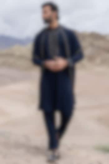 Navy Blue Knit Embellished Kurta Set by AMIT ARORA at Pernia's Pop Up Shop