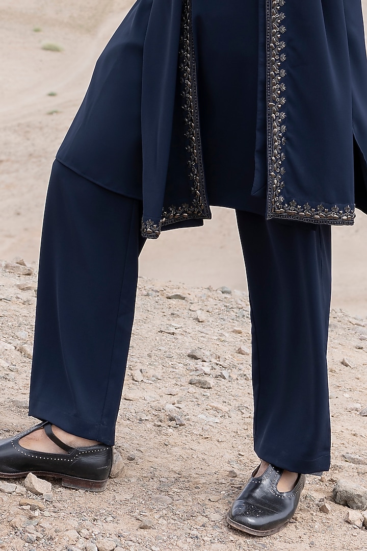 Navy Blue Knit Embellished Kurta Set by AMIT ARORA at Pernia's Pop Up Shop