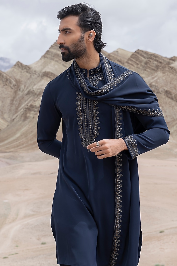 Navy Blue Knit Embellished Kurta Set by AMIT ARORA at Pernia's Pop Up Shop