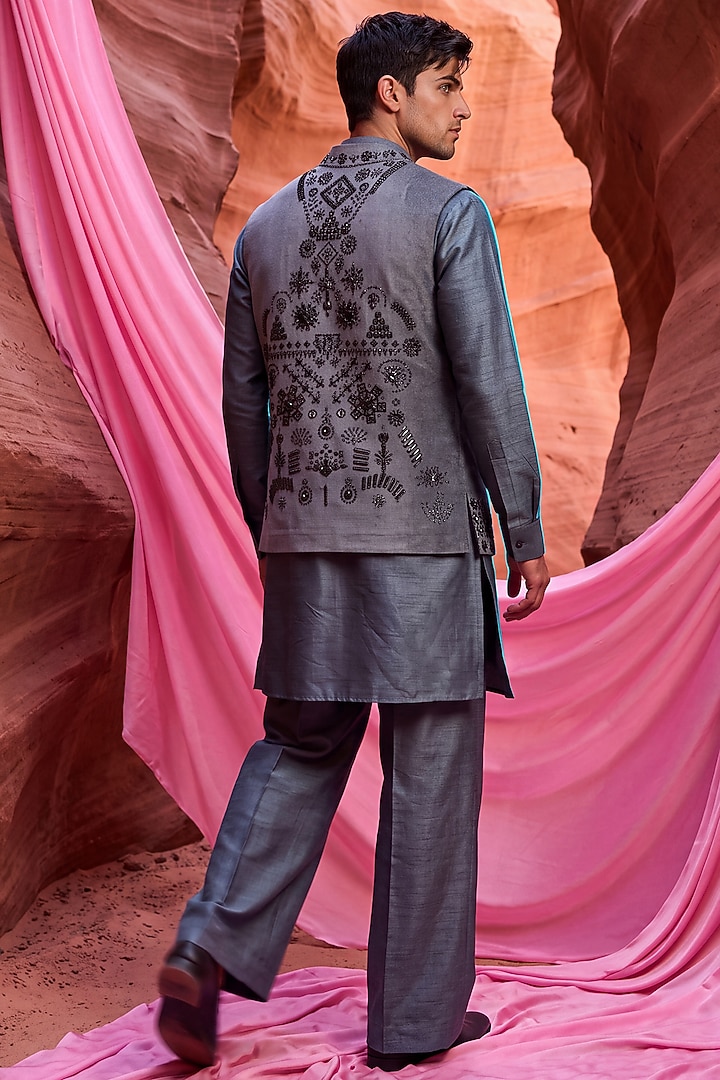 Grey Velvet Hand Embroidered Bundi Jacket Set by AMIT ARORA at Pernia's Pop Up Shop