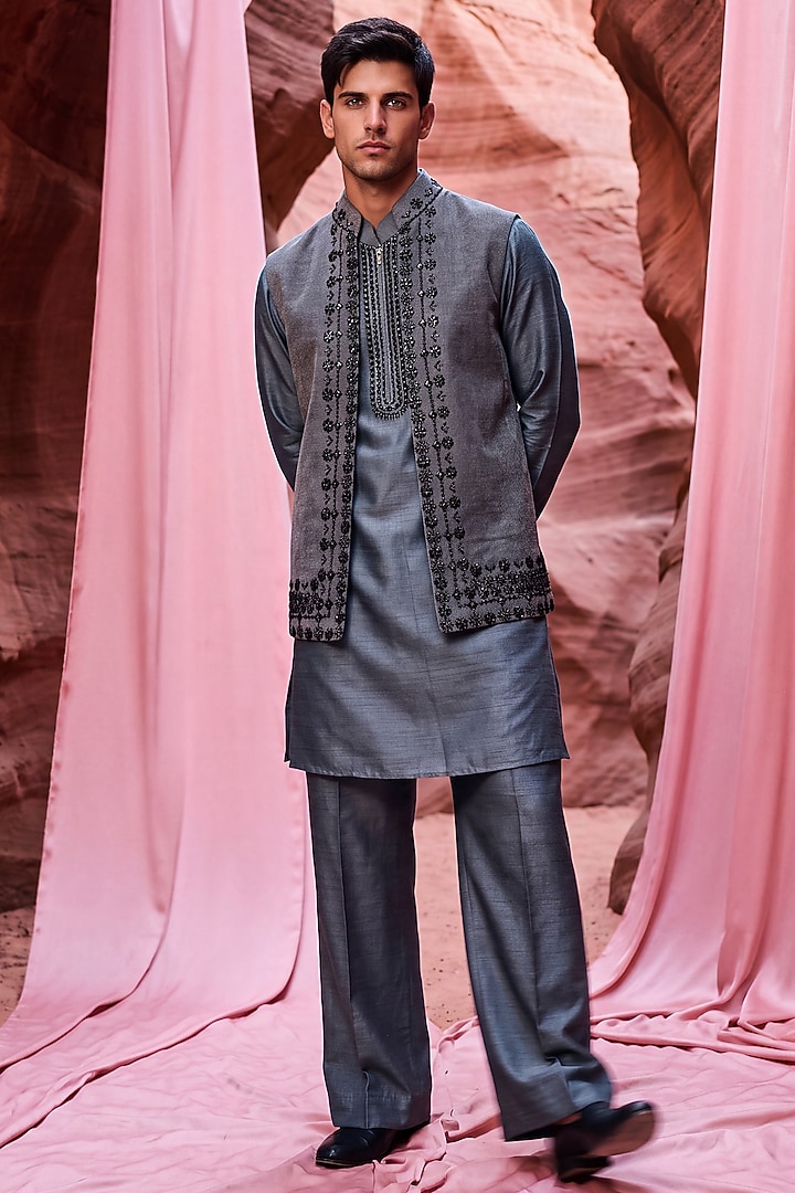 Grey Velvet Hand Embroidered Bundi Jacket Set by AMIT ARORA at Pernia's Pop Up Shop