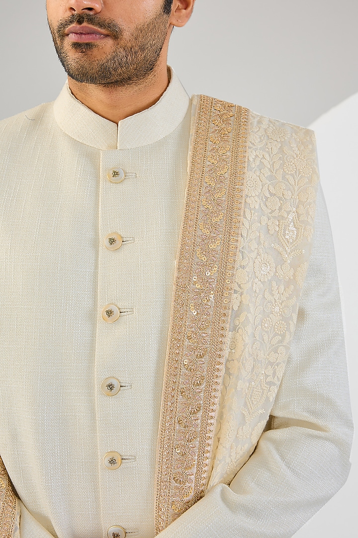 Off-White Banarasi Silk Sherwani Set by AMIT ARORA at Pernia's Pop Up Shop