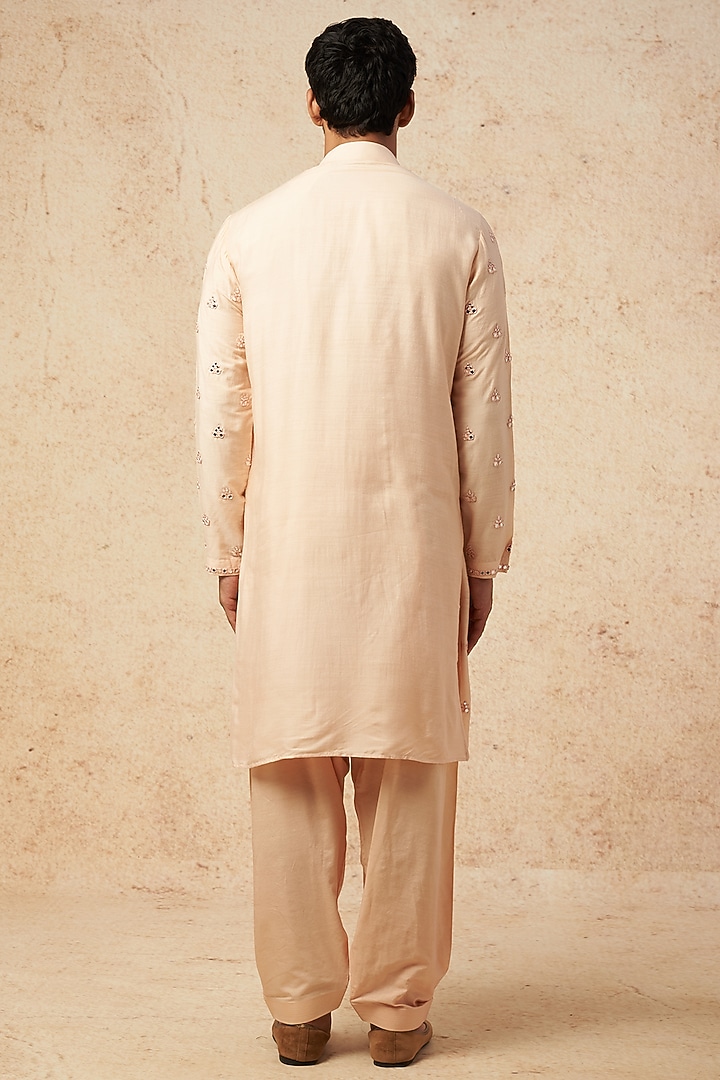 Peach Moonga Silk Mirror Hand Embroidered Kurta Set by AMIT ARORA at Pernia's Pop Up Shop