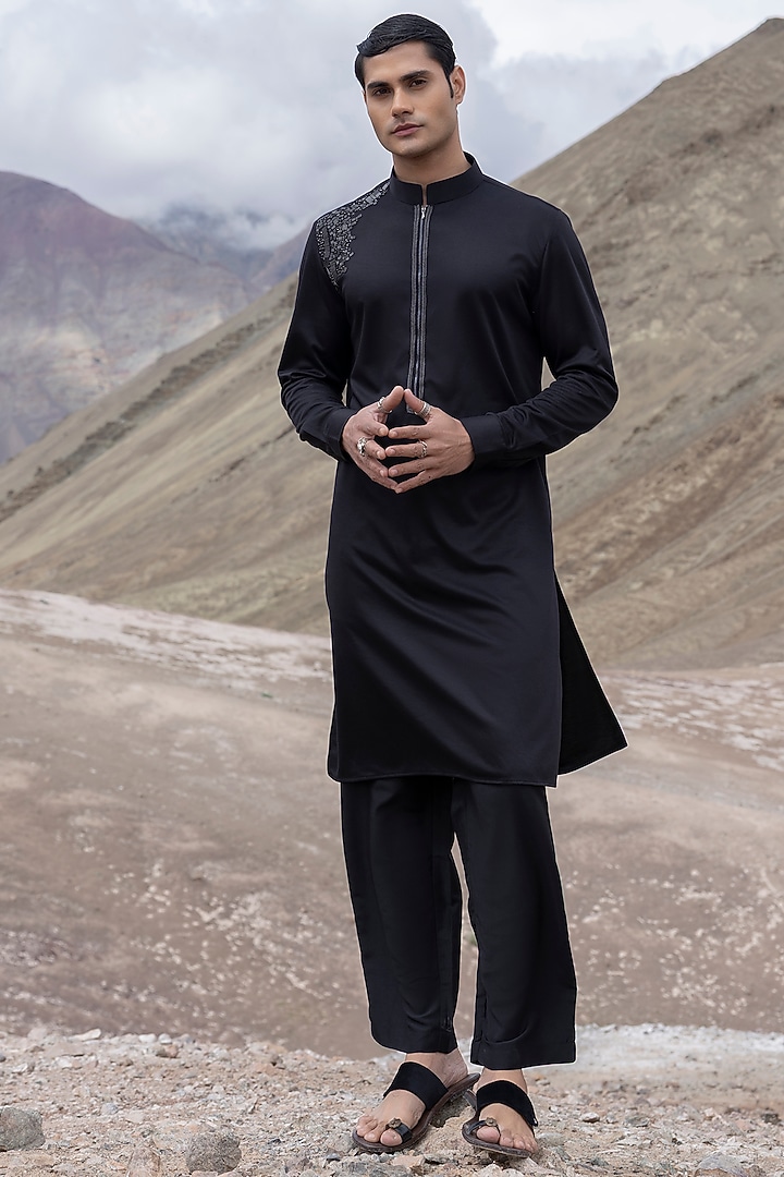 Black Knit Embellished Kurta Set by AMIT ARORA at Pernia's Pop Up Shop