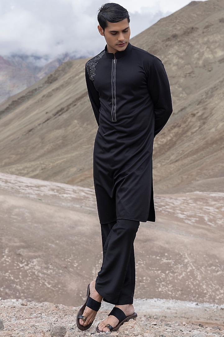 Black Knit Embellished Kurta Set by AMIT ARORA at Pernia's Pop Up Shop