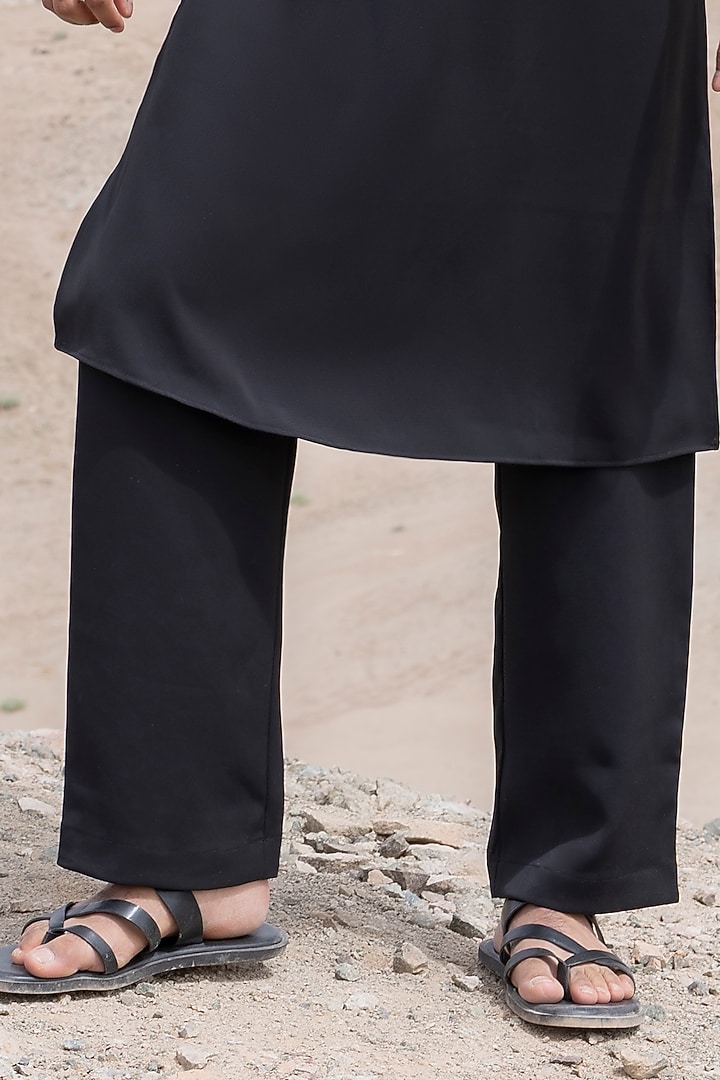 Black Knit Embellished Kurta Set by AMIT ARORA at Pernia's Pop Up Shop