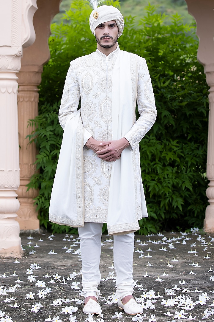 Off-White Embroidered Sherwani Set by AMIT ARORA