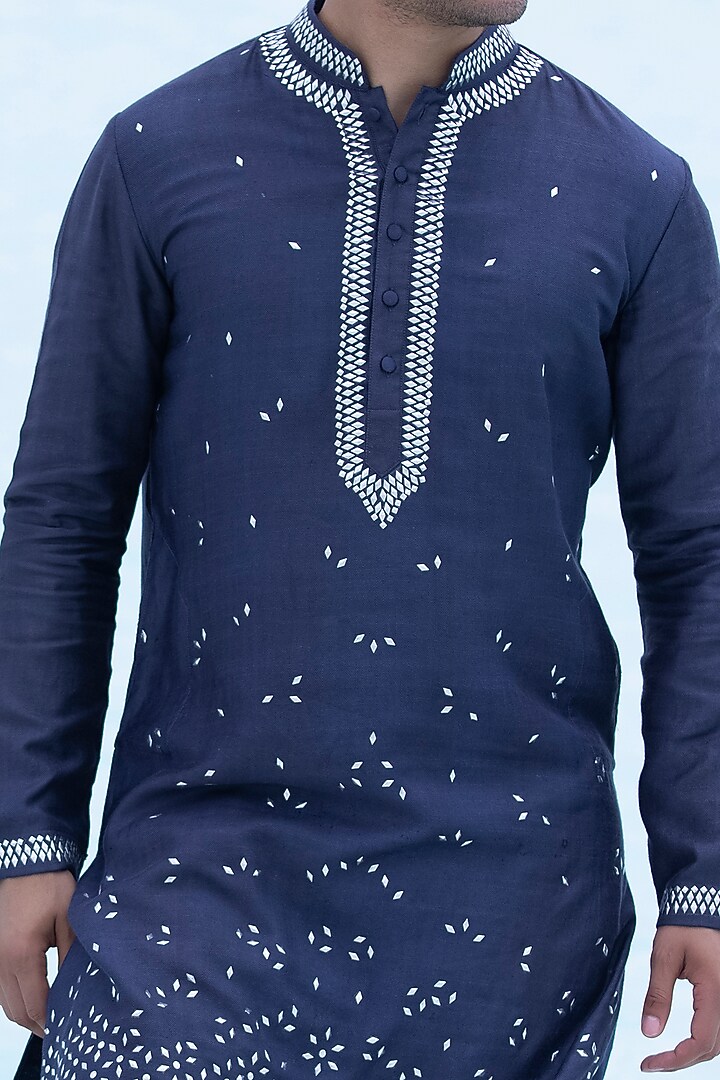 Navy Blue Banarasi Silk Embellished Kurta Set by AMIT ARORA at Pernia's Pop Up Shop