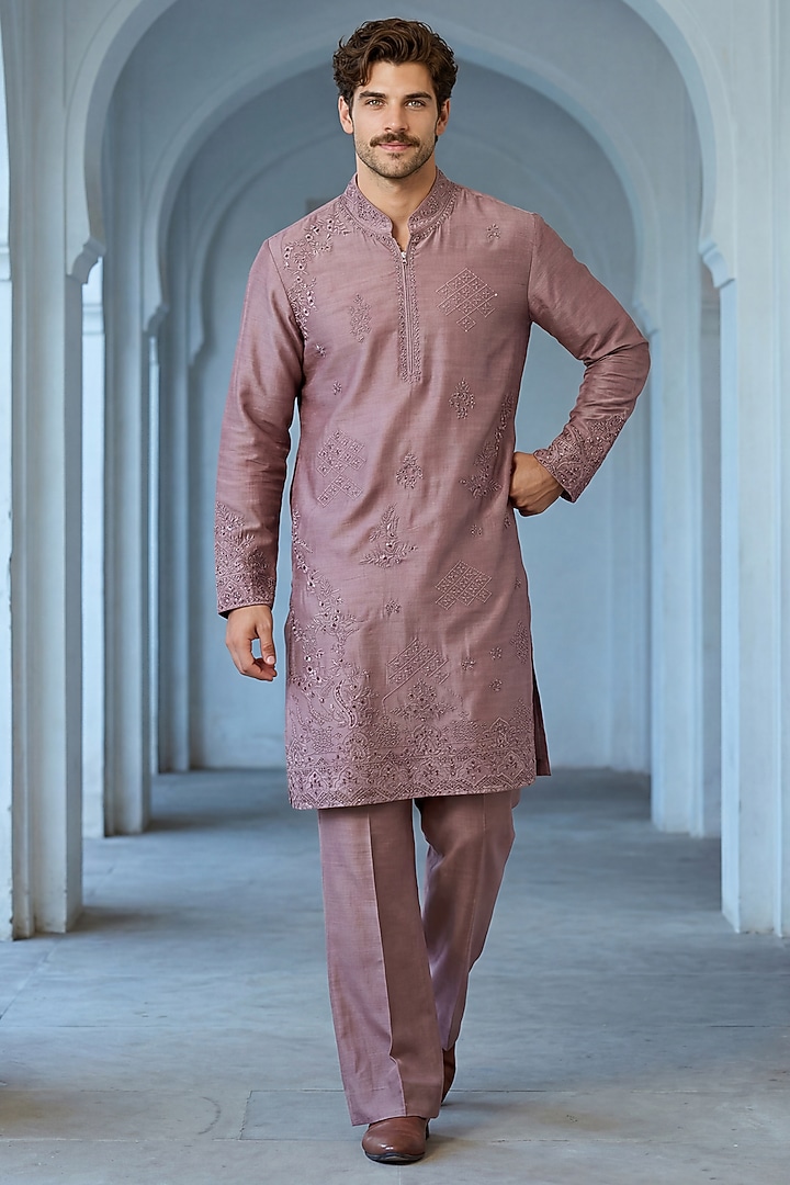 Mauve Chanderi Silk Floral Embroidered Kurta Set by AMIT ARORA at Pernia's Pop Up Shop