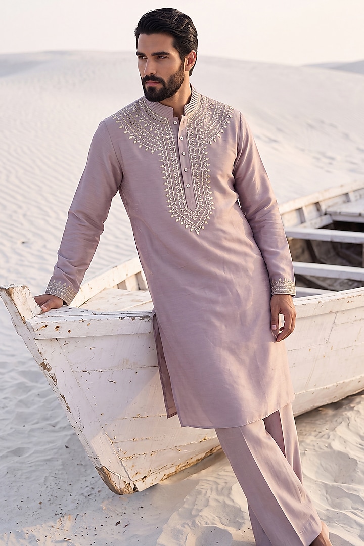 Lilac Chanderi Silk Embroidered Kurta Set by AMIT ARORA at Pernia's Pop Up Shop