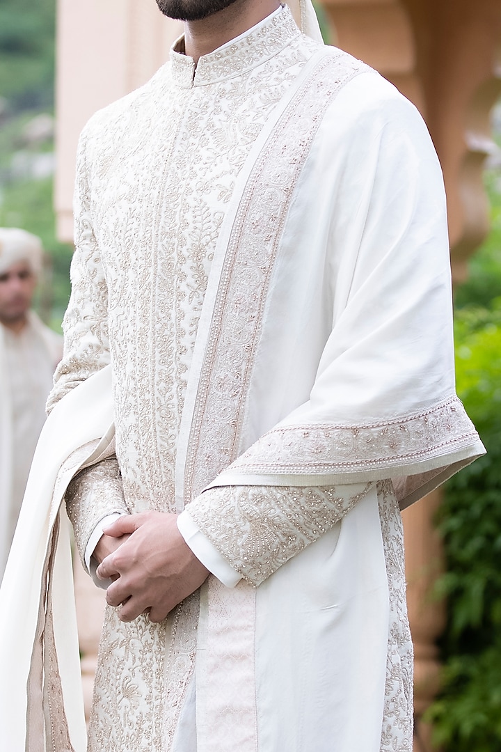 Off-White Raw Silk Hand Embroidered Groom Sherwani Set by AMIT ARORA at Pernia's Pop Up Shop