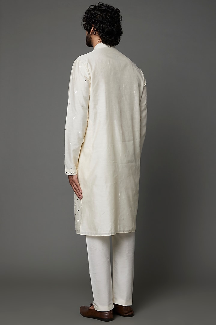 Off-White Moonga Silk Kurta Set by AMIT ARORA at Pernia's Pop Up Shop