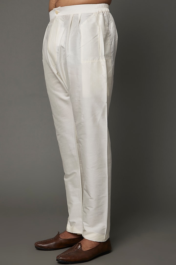 Off-White Moonga Silk Kurta Set by AMIT ARORA at Pernia's Pop Up Shop