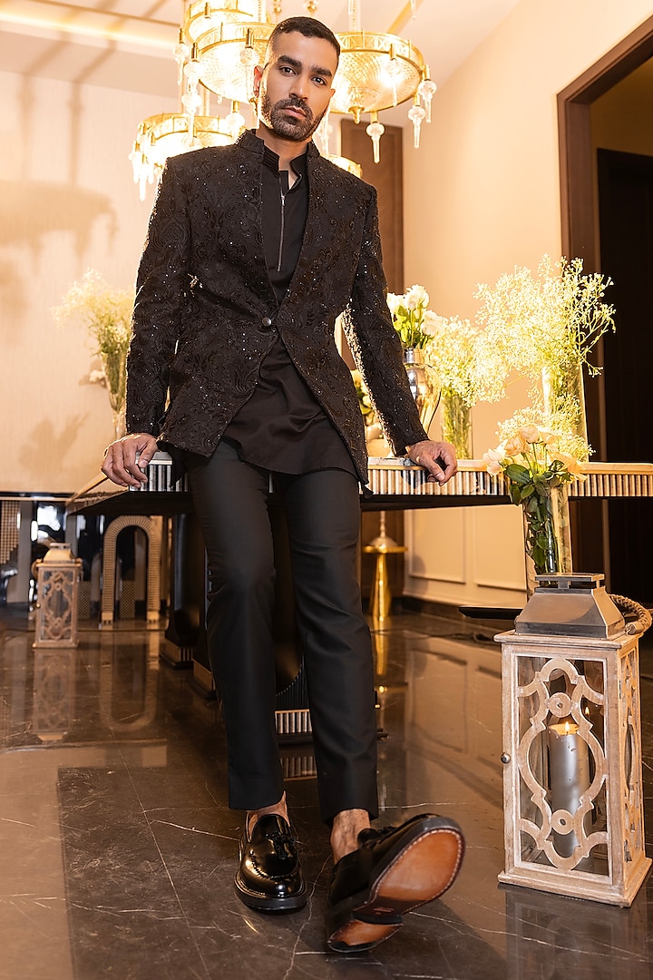 Black Linen Silk Hand Embroidered Indo-Western Set by AMIT ARORA at Pernia's Pop Up Shop