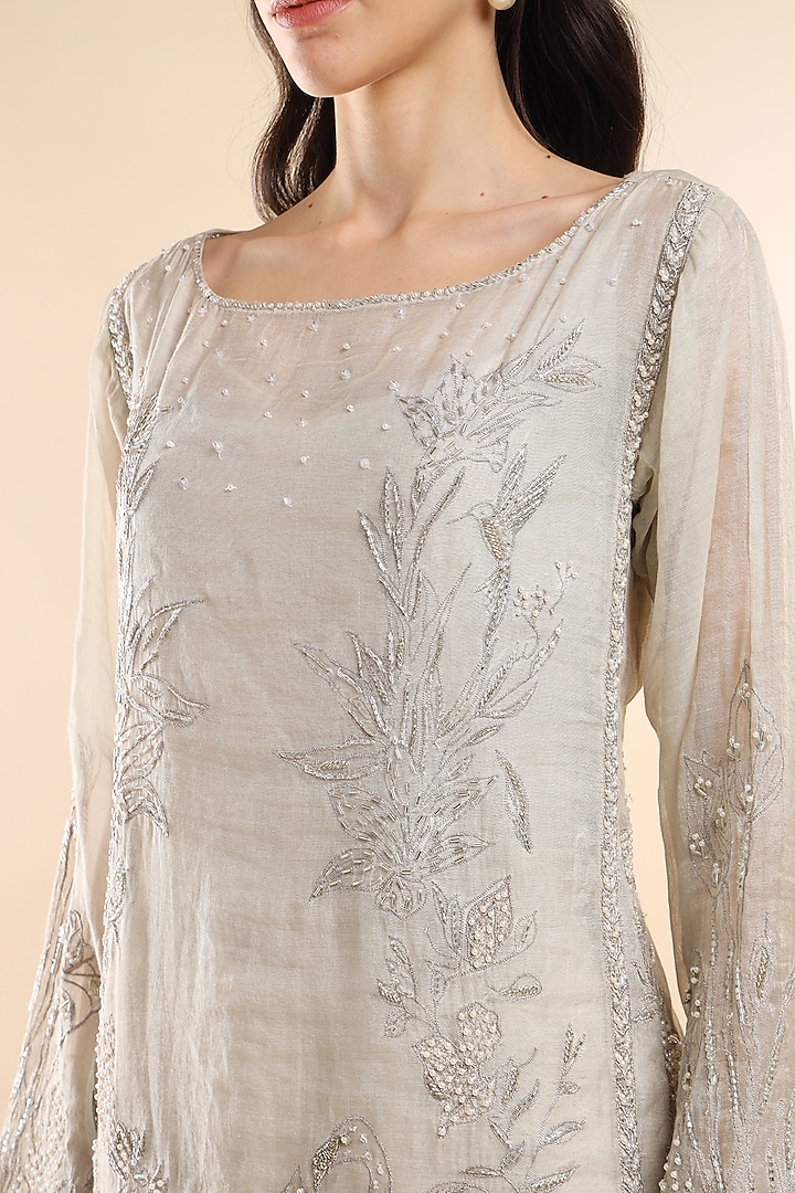 Neutral Silk Chanderi Embroidered Kurta Set by AMRTA By Guneet Kondal at Pernia's Pop Up Shop