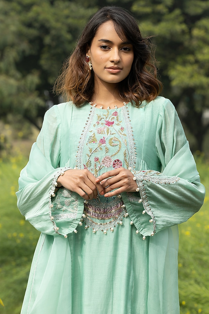 Sea Green Chanderi Hand Embroidered Kurta Set by AMRTA By Guneet Kondal at Pernia's Pop Up Shop