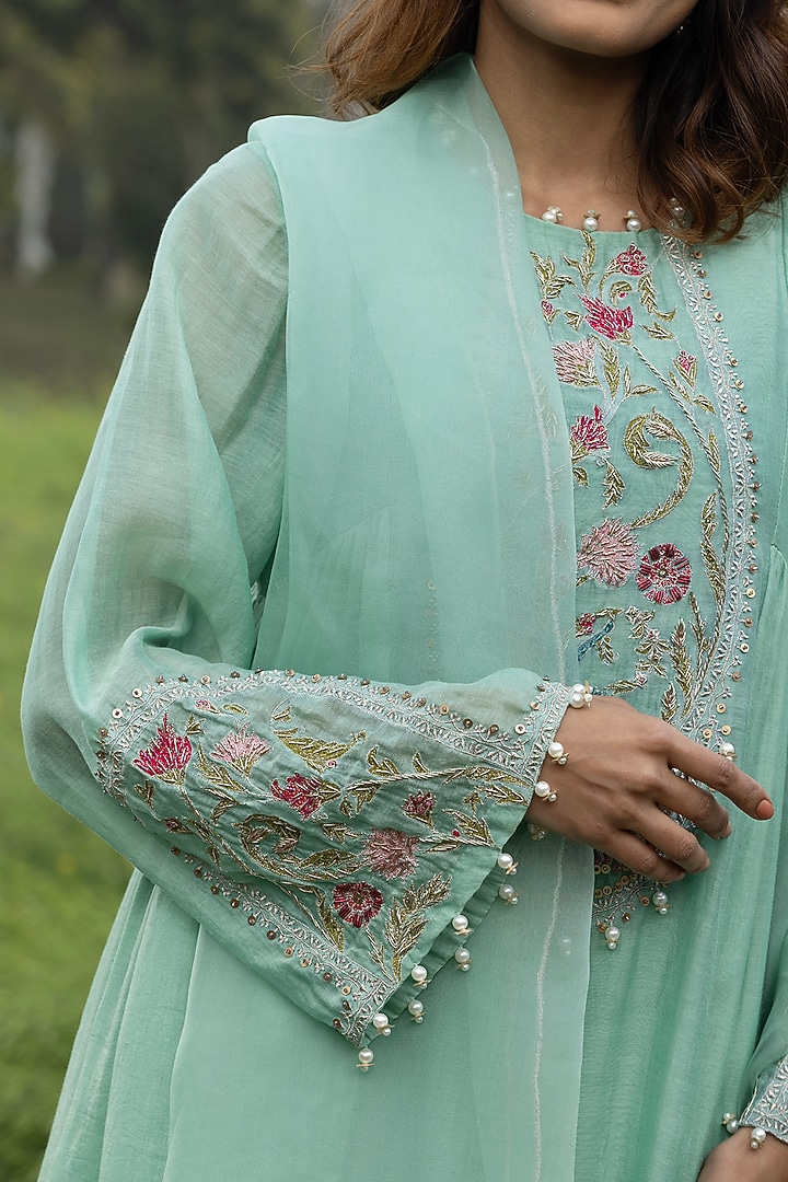 Sea Green Chanderi Hand Embroidered Kurta Set by AMRTA By Guneet Kondal at Pernia's Pop Up Shop