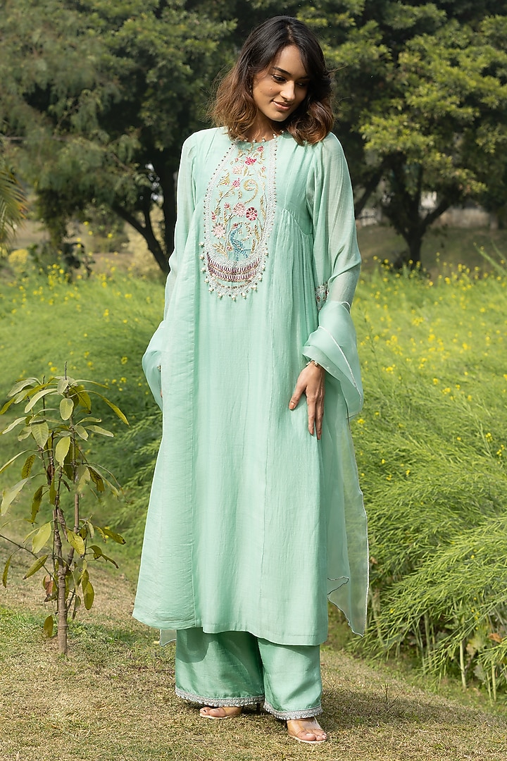 Sea Green Chanderi Hand Embroidered Kurta Set by AMRTA By Guneet Kondal at Pernia's Pop Up Shop