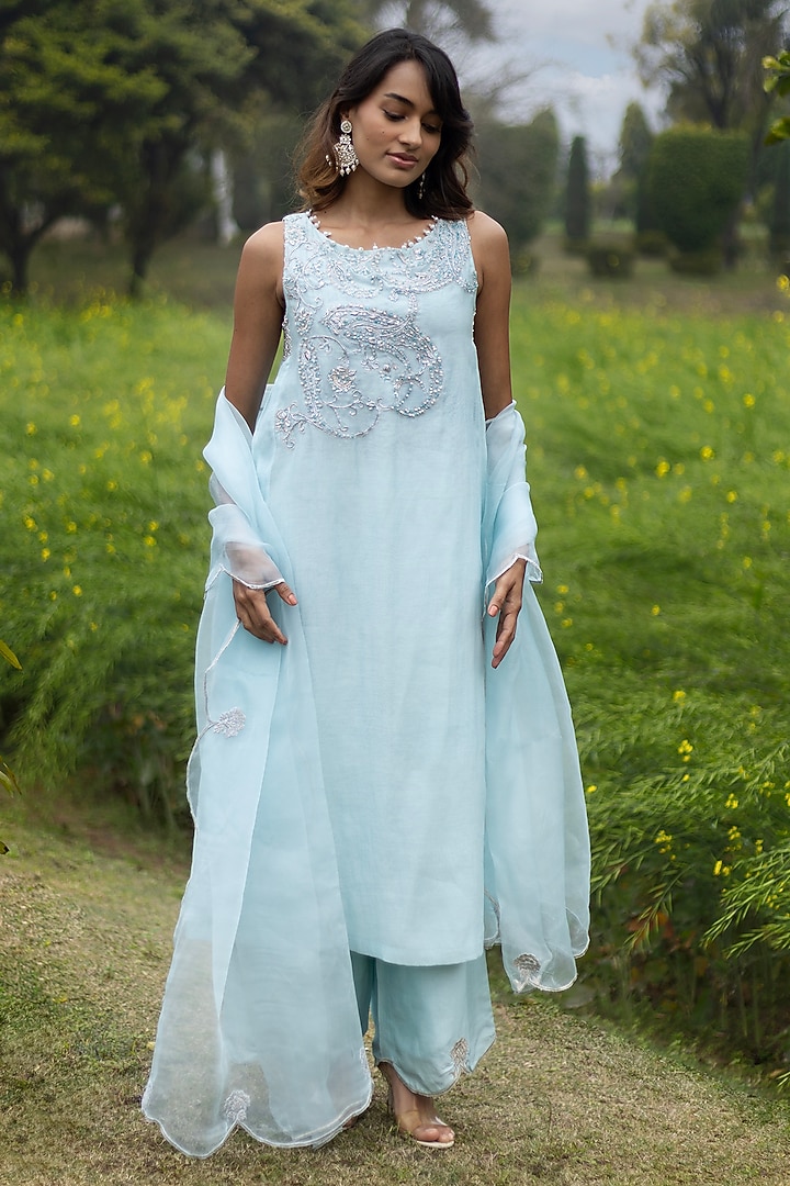 Powder Blue Chanderi Hand Embroidered Kurta Set by AMRTA By Guneet Kondal at Pernia's Pop Up Shop