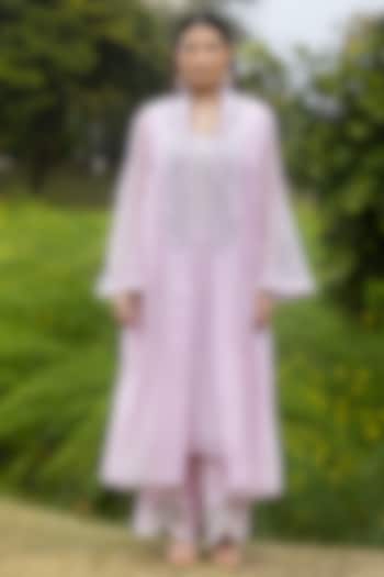 Salmon Pink Pure Chanderi Hand Embroidered Cape Set by AMRTA By Guneet Kondal at Pernia's Pop Up Shop