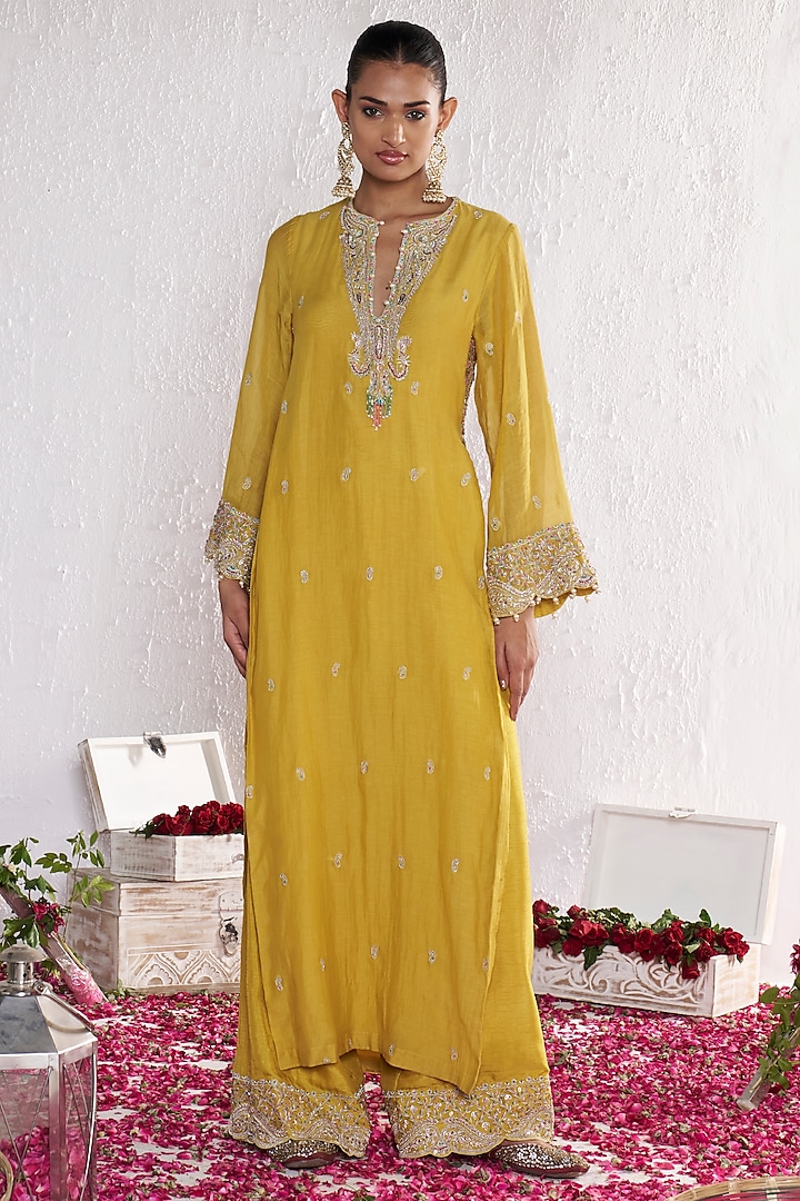 Mustard Yellow Silk Chanderi Floral Embroidered Kurta Set by AMRTA By Guneet Kondal at Pernia's Pop Up Shop
