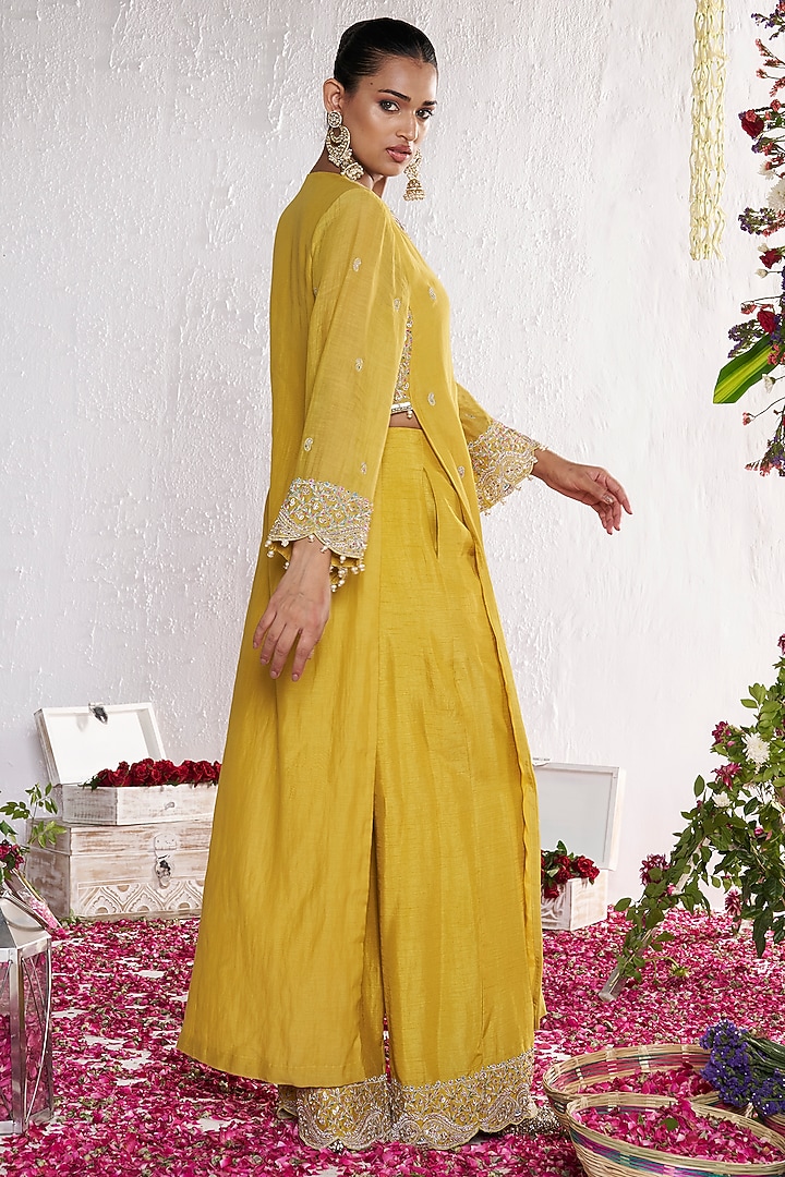 Mustard Yellow Silk Chanderi Floral Embroidered Kurta Set by AMRTA By Guneet Kondal at Pernia's Pop Up Shop