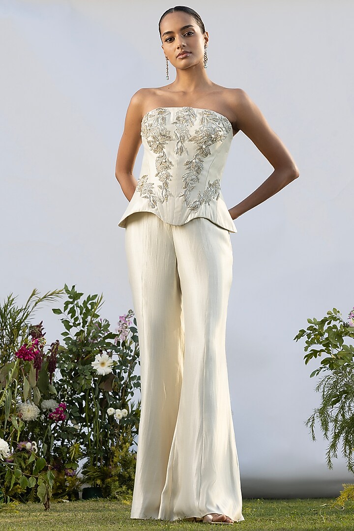 Ivory Banarasi Shimmer Pant Set by AMRTA By Guneet Kondal at Pernia's Pop Up Shop