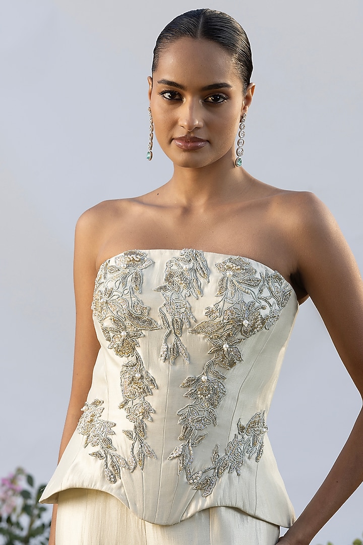 Ivory Banarasi Shimmer Pant Set by AMRTA By Guneet Kondal at Pernia's Pop Up Shop