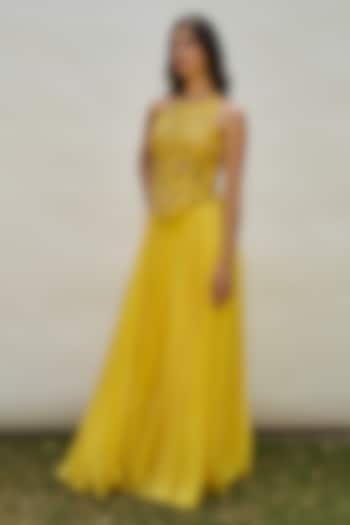 Yellow Viscose Chinon Pleated Skirt Set by AMRTA By Guneet Kondal at Pernia's Pop Up Shop