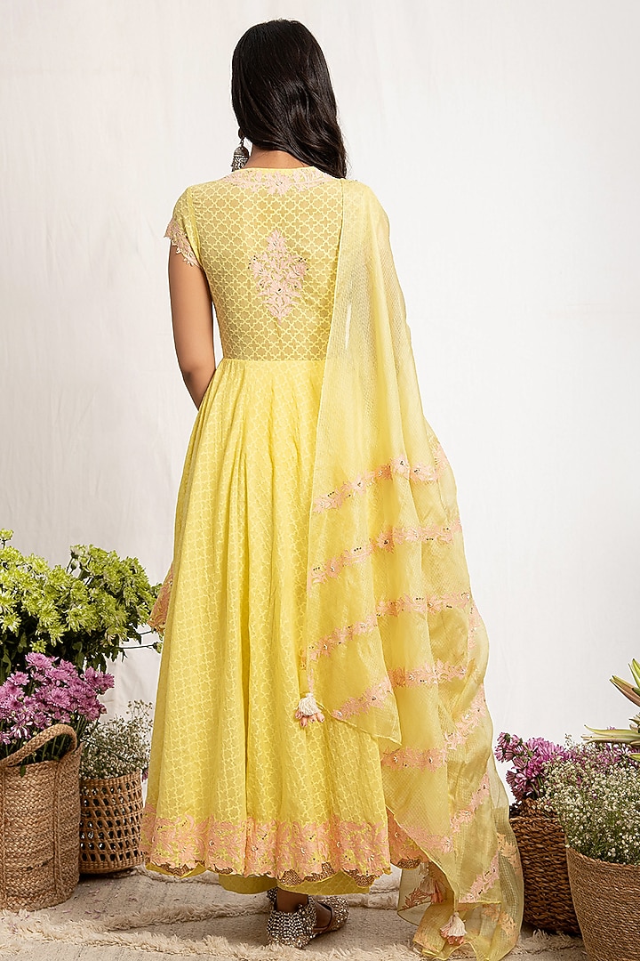 Pale Yellow Embroidered Wedding Anarkali Set by Amrita Thakur at Pernia's Pop Up Shop