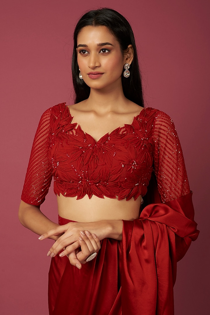 Red Pure Satin Wedding Saree Set by Amrita Thakur at Pernia's Pop Up Shop