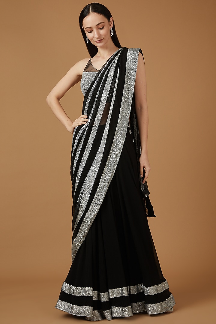 Black Embroidered Pre-Stitched Reception Saree Set by Amrita Thakur at Pernia's Pop Up Shop