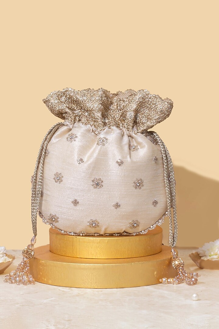 AMYRA Beige Oyster Potli Bag