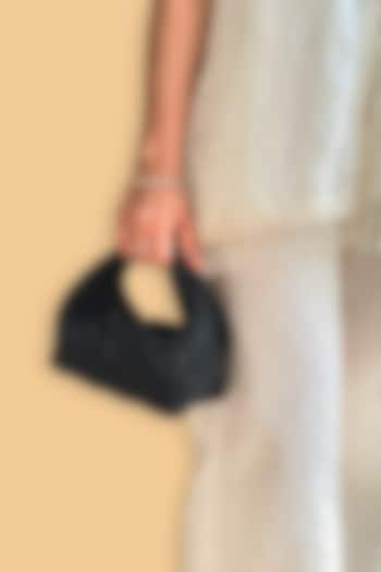 Black Hand-Selected Pearl Hand Bag by AMYRA