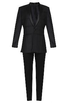 Black pintucks tuxedo jacket available only at Pernia's Pop Up Shop. 2023