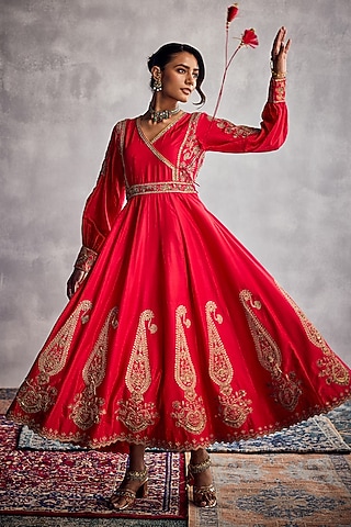 Red Dupion Silk Thread Embroidered Angrakha Kurta Set by AMAN TAKYAR