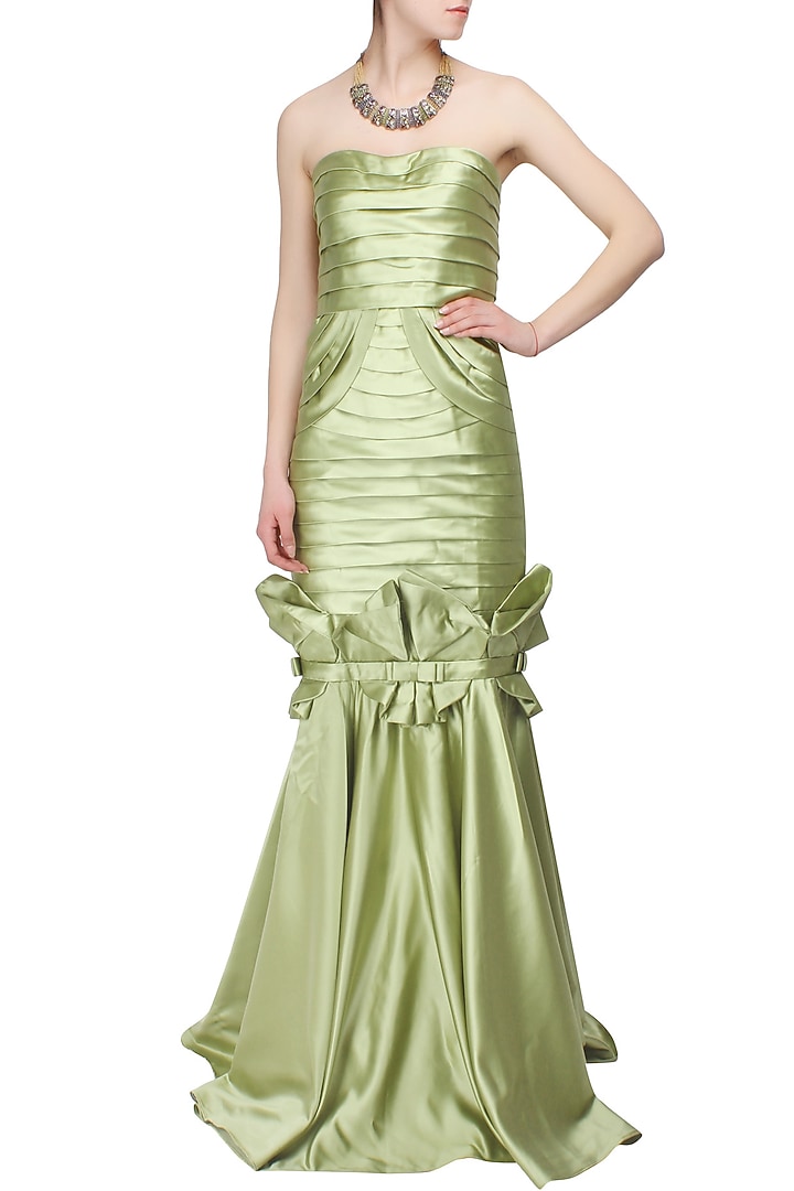 Green pleated bowtie mermaid gown available only at Pernia's Pop Up Shop.
