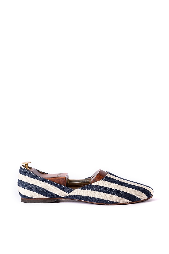 Blue & White Canvas Juttis by ARTIMEN at Pernia's Pop Up Shop