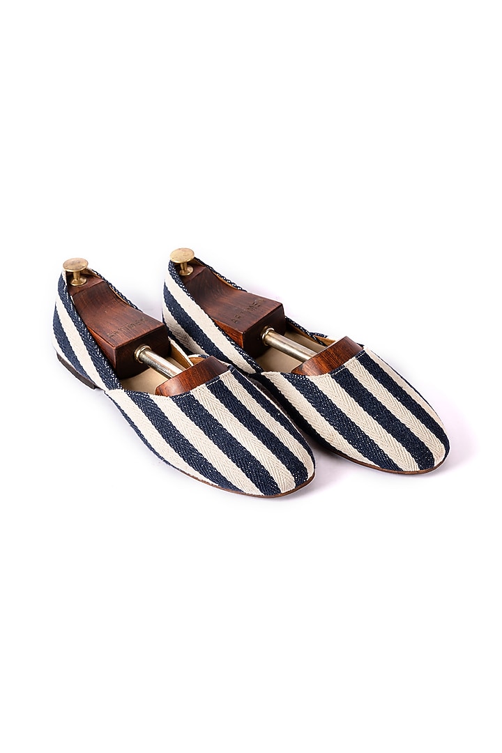 Blue & White Canvas Juttis by ARTIMEN at Pernia's Pop Up Shop