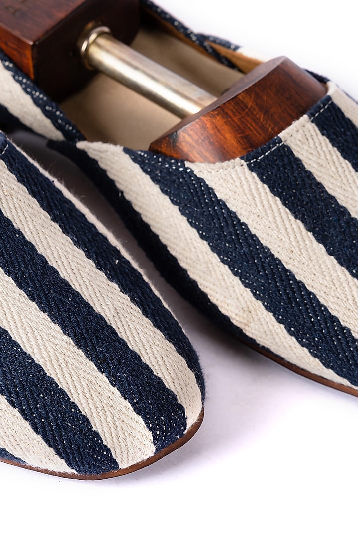 Blue & White Canvas Juttis by ARTIMEN at Pernia's Pop Up Shop